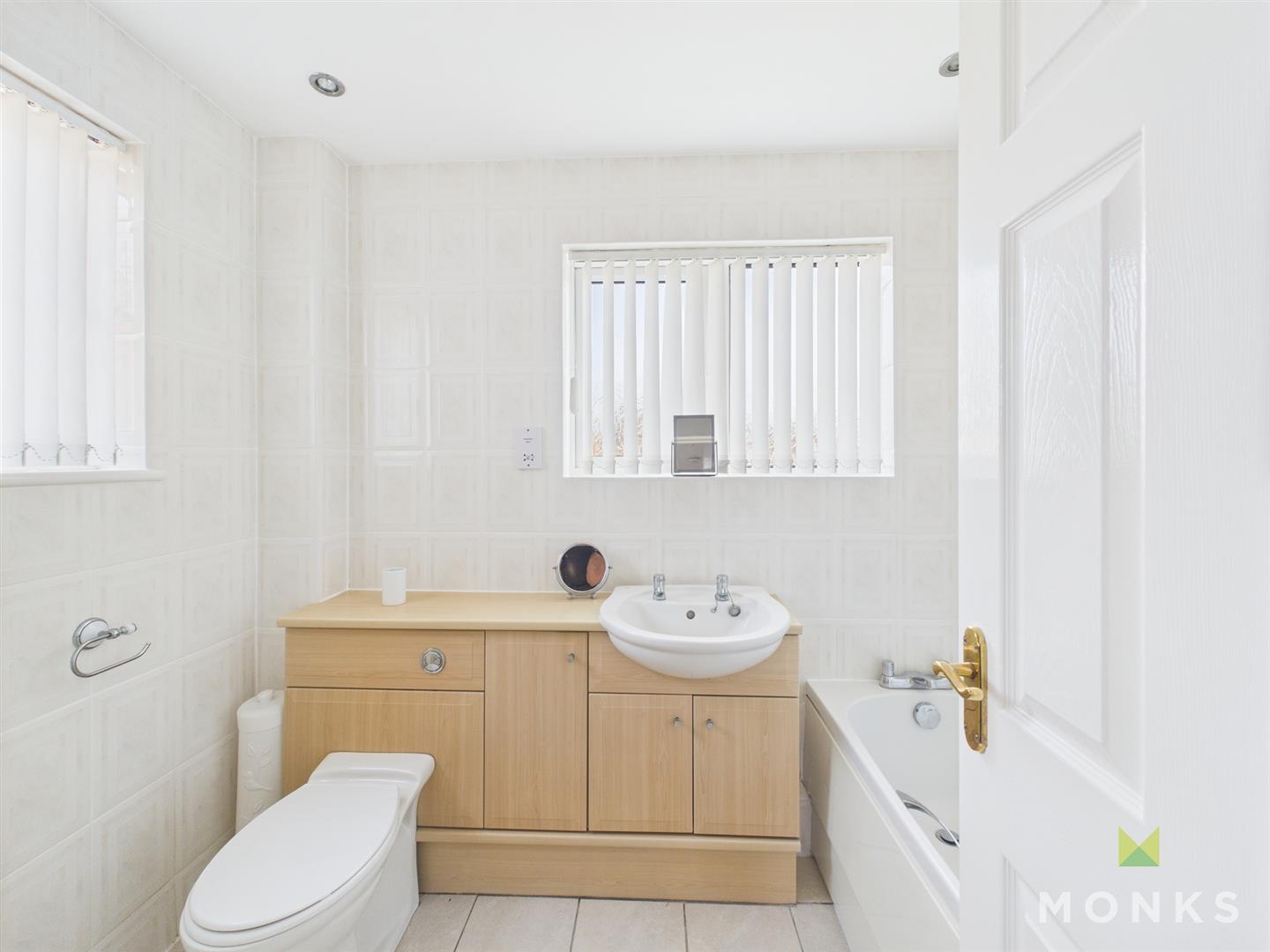 4 Woodpecker Close, Shrewsbury, SY1 4UB SSTC